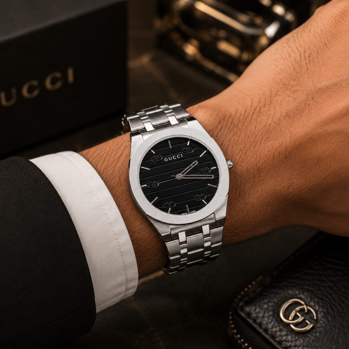 Gucci Men's | Silver Stainless Steel | Black GG Dial - VogueHourGucci Men's | Silver Stainless Steel | Black GG Dial