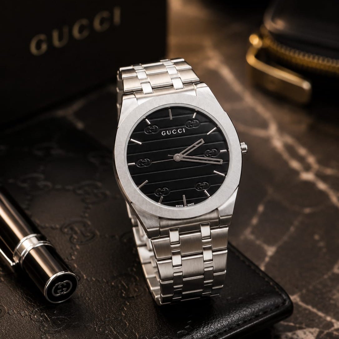 Gucci Men's | Silver Stainless Steel | Black GG Dial - VogueHourGucci Men's | Silver Stainless Steel | Black GG Dial