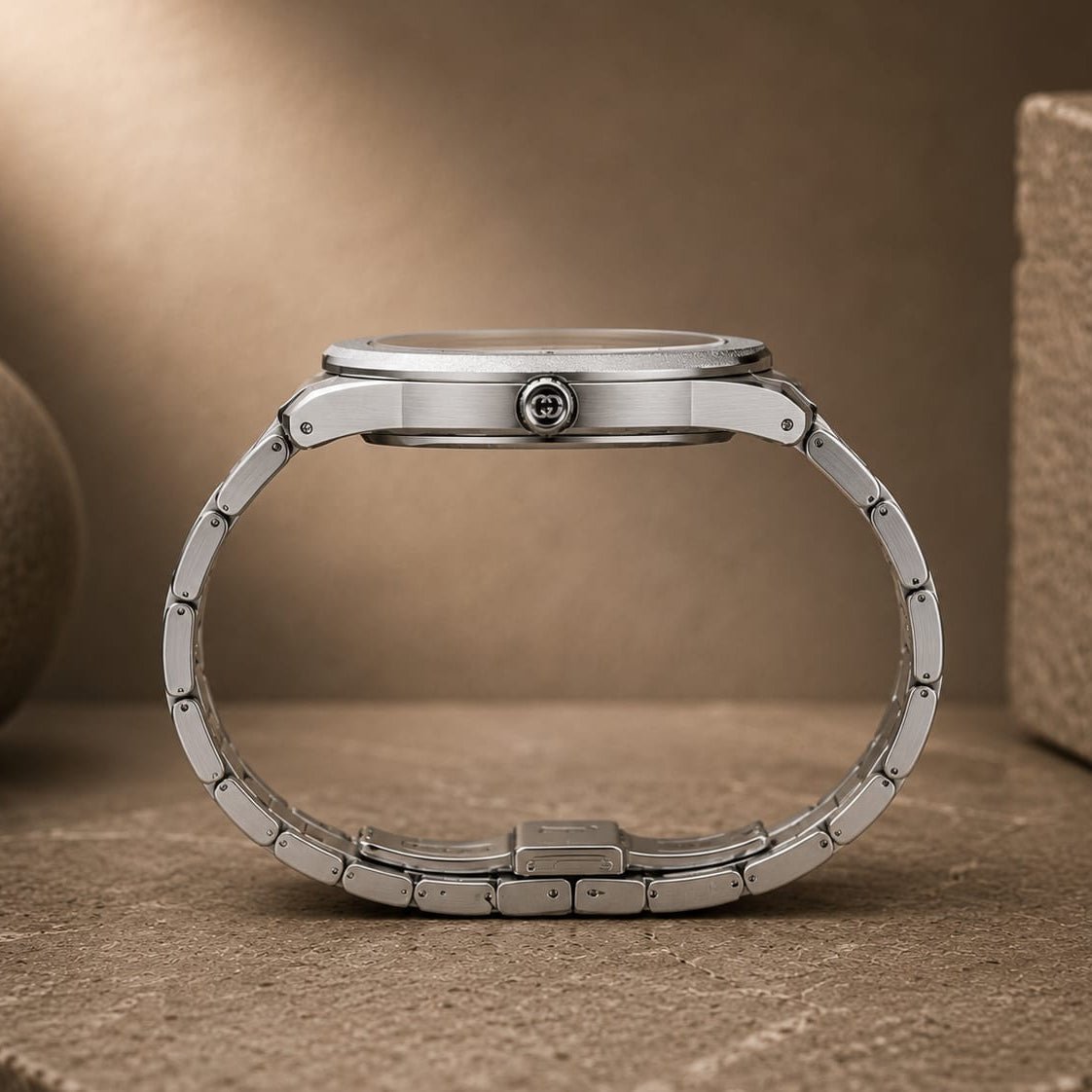 Gucci Men's | Silver Stainless Steel | Ivory GG Dial - VogueHourGucci Men's | Silver Stainless Steel | Ivory GG Dial